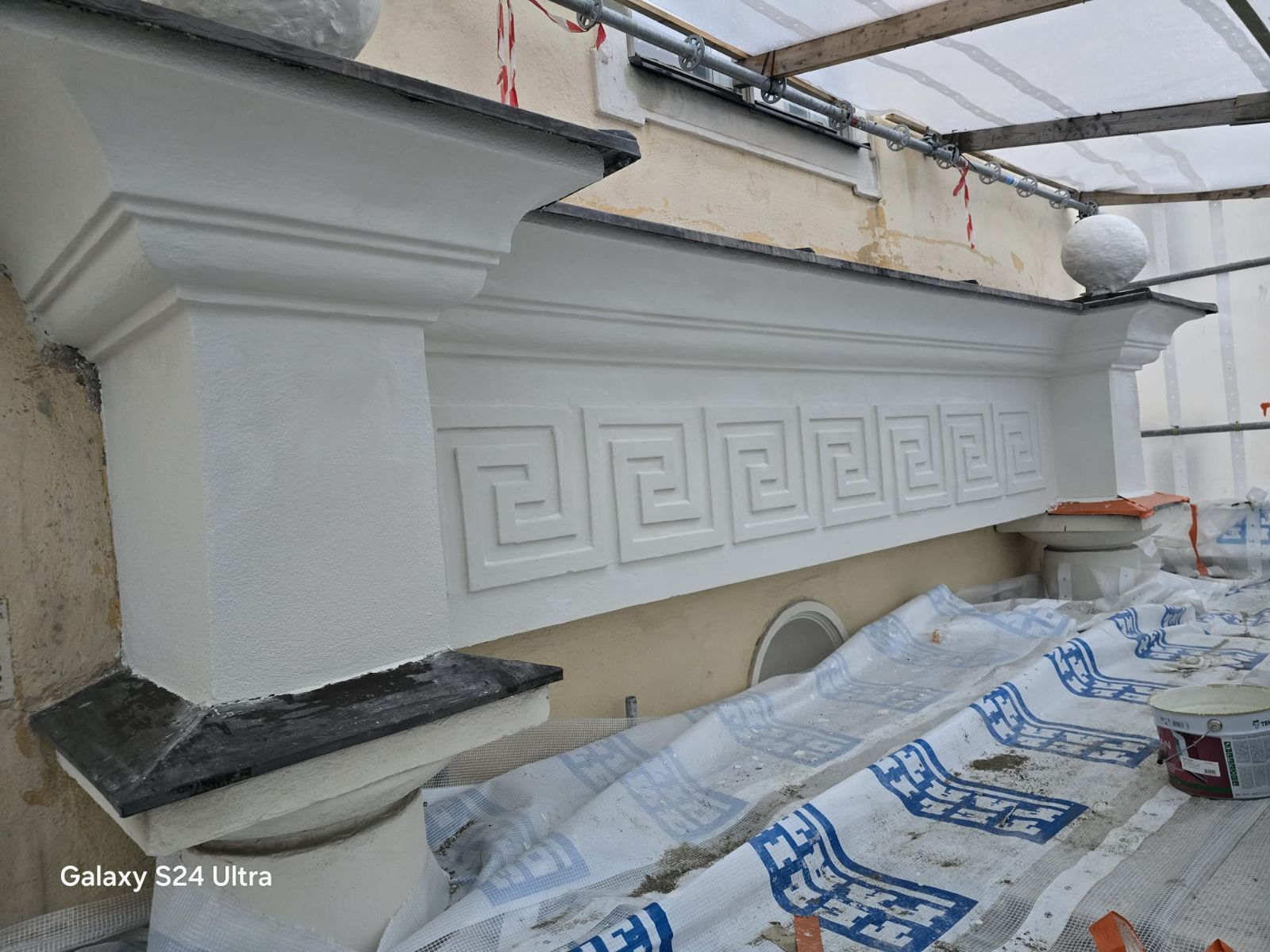 Mäkelänkatu 37 restauroitu pylväs