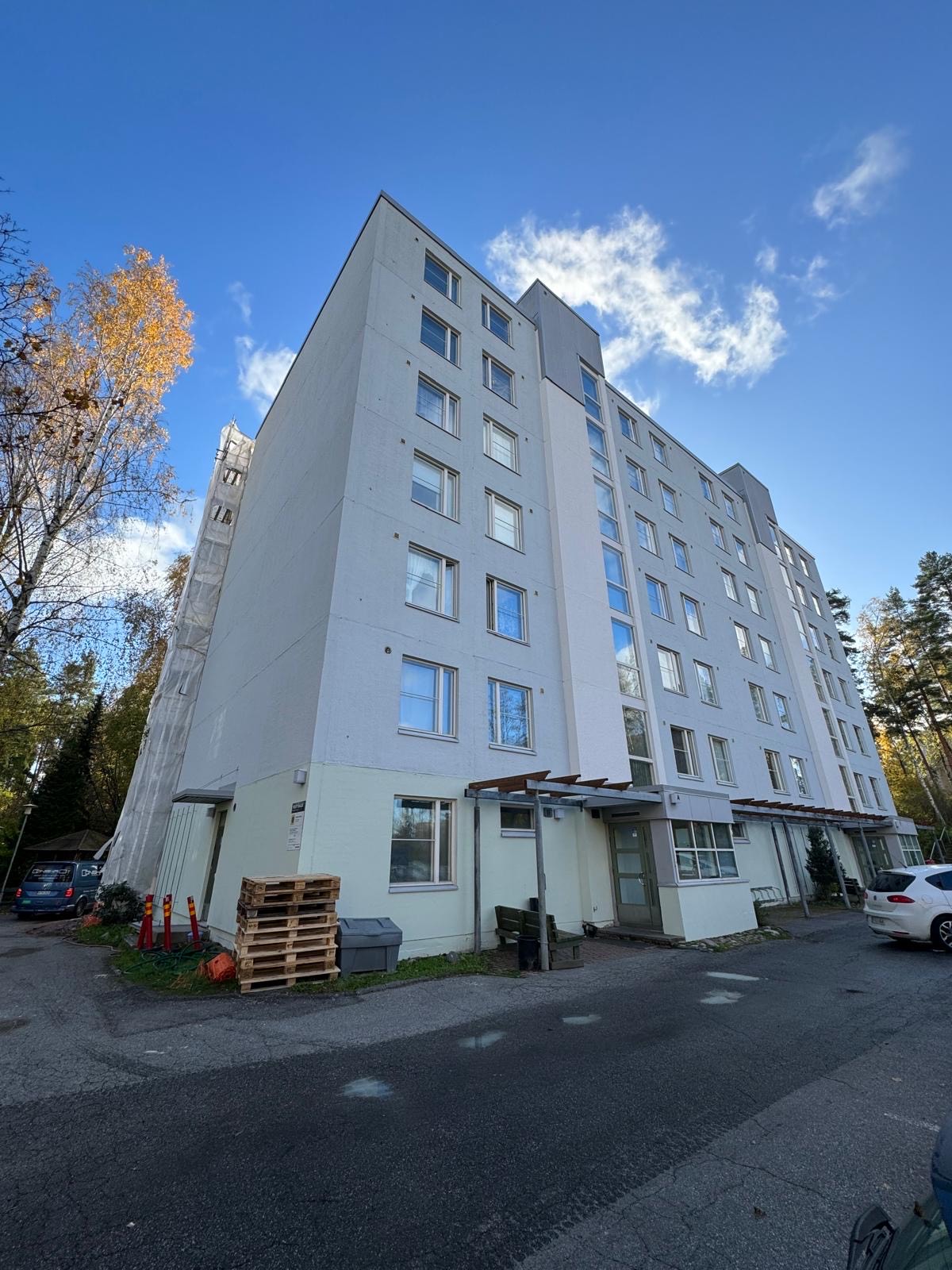 Omenamäenkatu 3 julkisivu